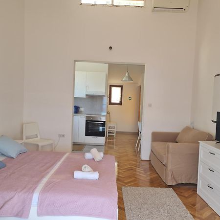 Apartments Apartmani Pintar Mimice Bagian luar foto